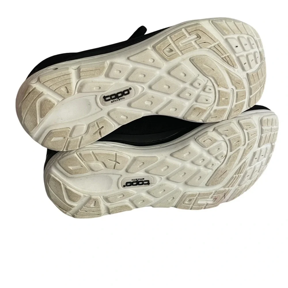 Topo Fli-Lyte 3 Black White Running Walking Shoes Women's 6